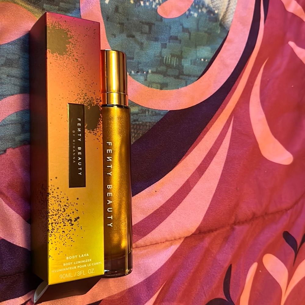 Body Lava Body Luminizer BROWN SUGAR NEW FENTY BEAUTY